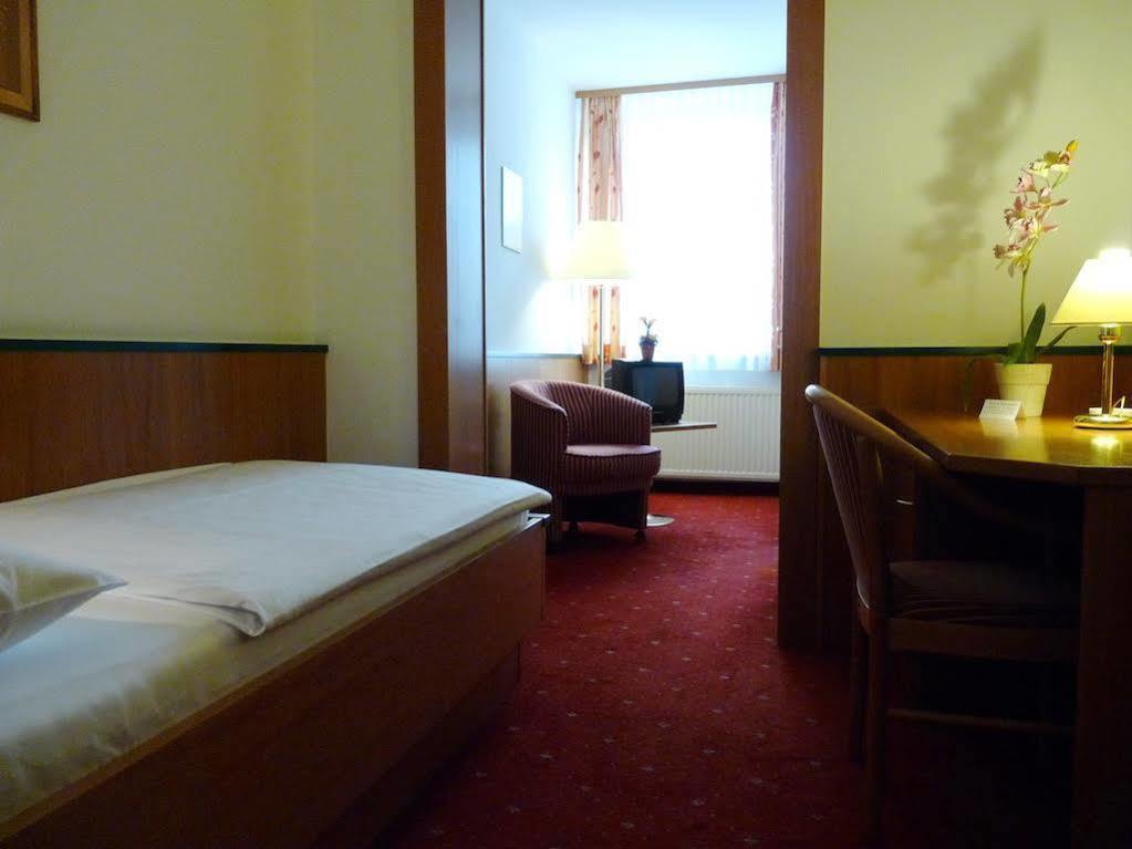 Parkhotel Zur Klause Bad Hall Dış mekan fotoğraf