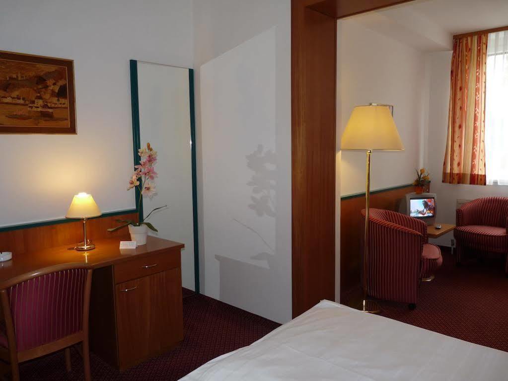 Parkhotel Zur Klause Bad Hall Dış mekan fotoğraf