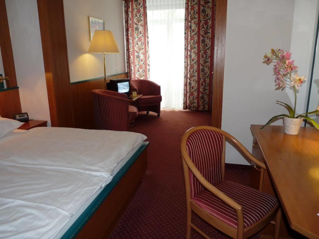 Parkhotel Zur Klause Bad Hall Dış mekan fotoğraf